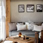 Mountain Shelter Salamandra * 코스실리스코
