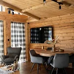 Mountain Shelter Salamandra * 코스실리스코