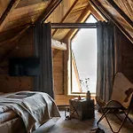 Mountain Shelter Salamandra Chalet *