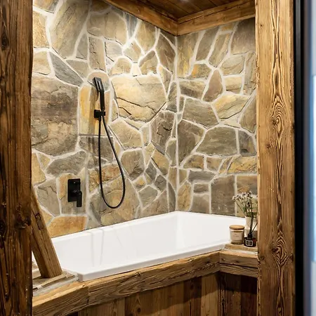 Mountain Shelter Salamandra *