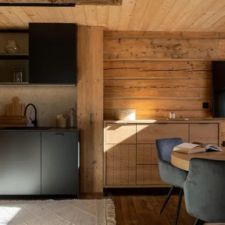 Mountain Shelter Salamandra Chalet *