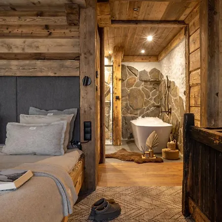 Chalet Mountain Shelter Salamandra
