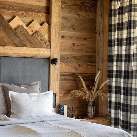 Chalet Mountain Shelter Salamandra
