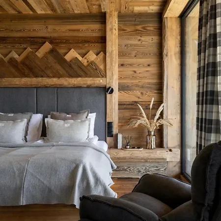 Chalet Mountain Shelter Salamandra