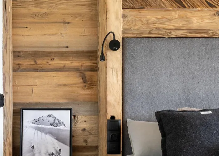 Chalet Mountain Shelter Salamandra